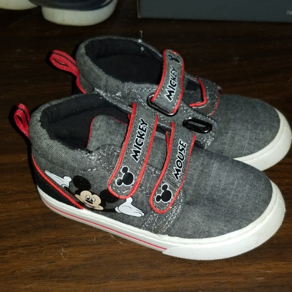 Boy's shoes size 8 ,9 - Picture 7 of 8